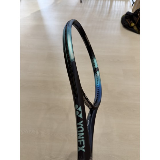 Yonex EZONE 100 300g Isometric